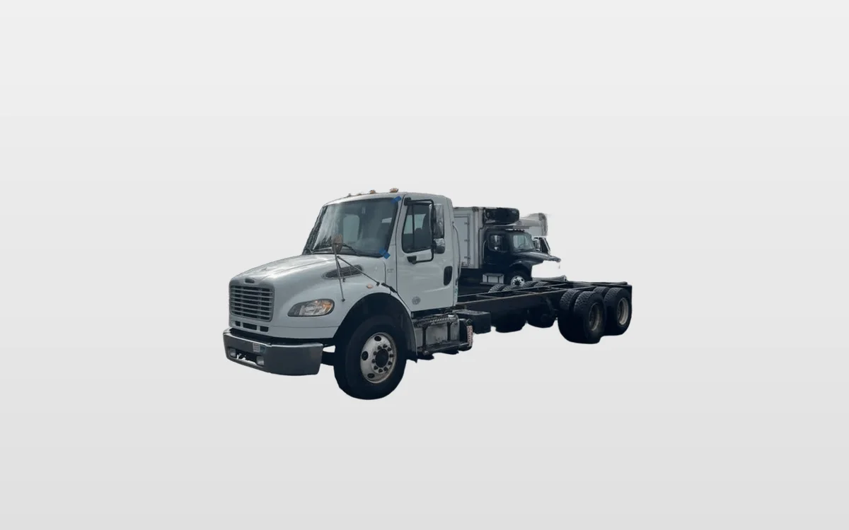 2016 Freightliner M2 106 - image 1