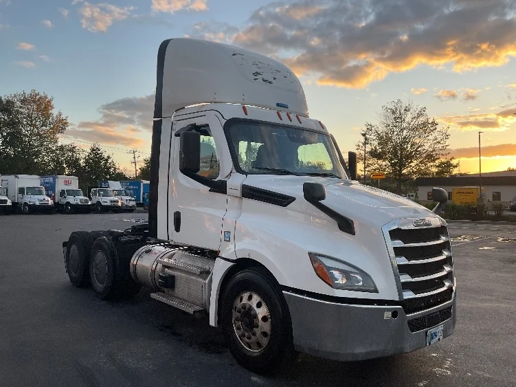 2020 Freightliner Cascadia in Millville, NJ