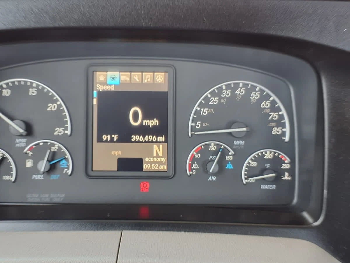 2020 Freightliner Cascadia in Davie, FL — photo 10