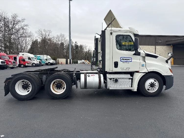 2018 Freightliner Cascadia in Cranbury, NJ — photo 8