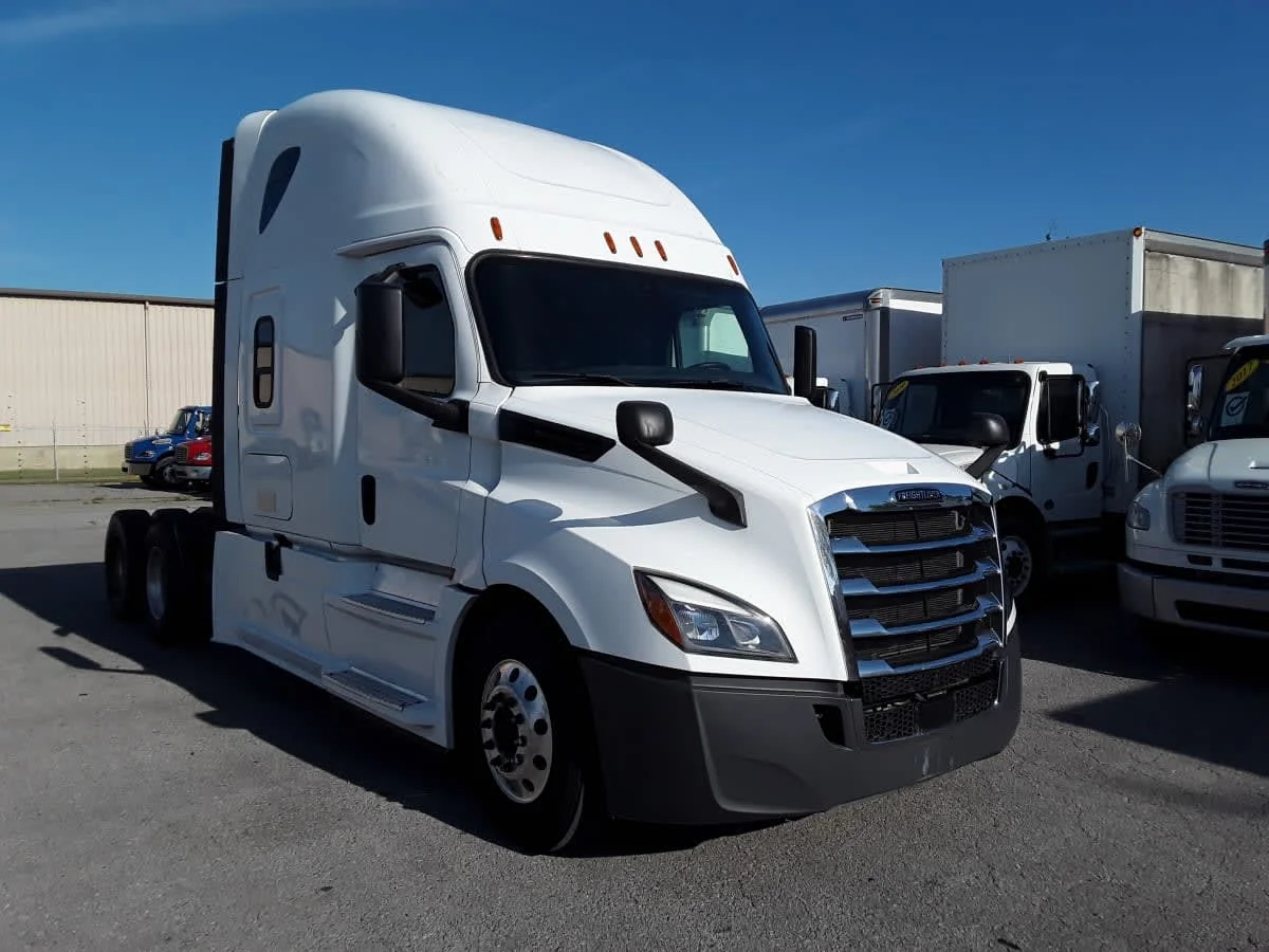 2020 Freightliner Cascadia in La Vergne, TN — photo 3