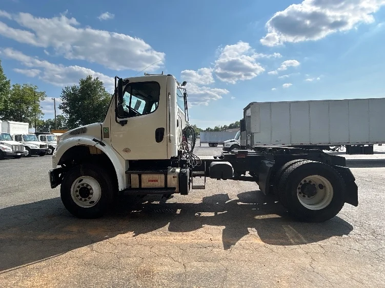 2019 Freightliner eM2 in Concord, NC — photo 4
