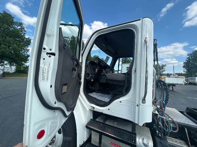 2019 Freightliner eM2 in Concord, NC — photo 9
