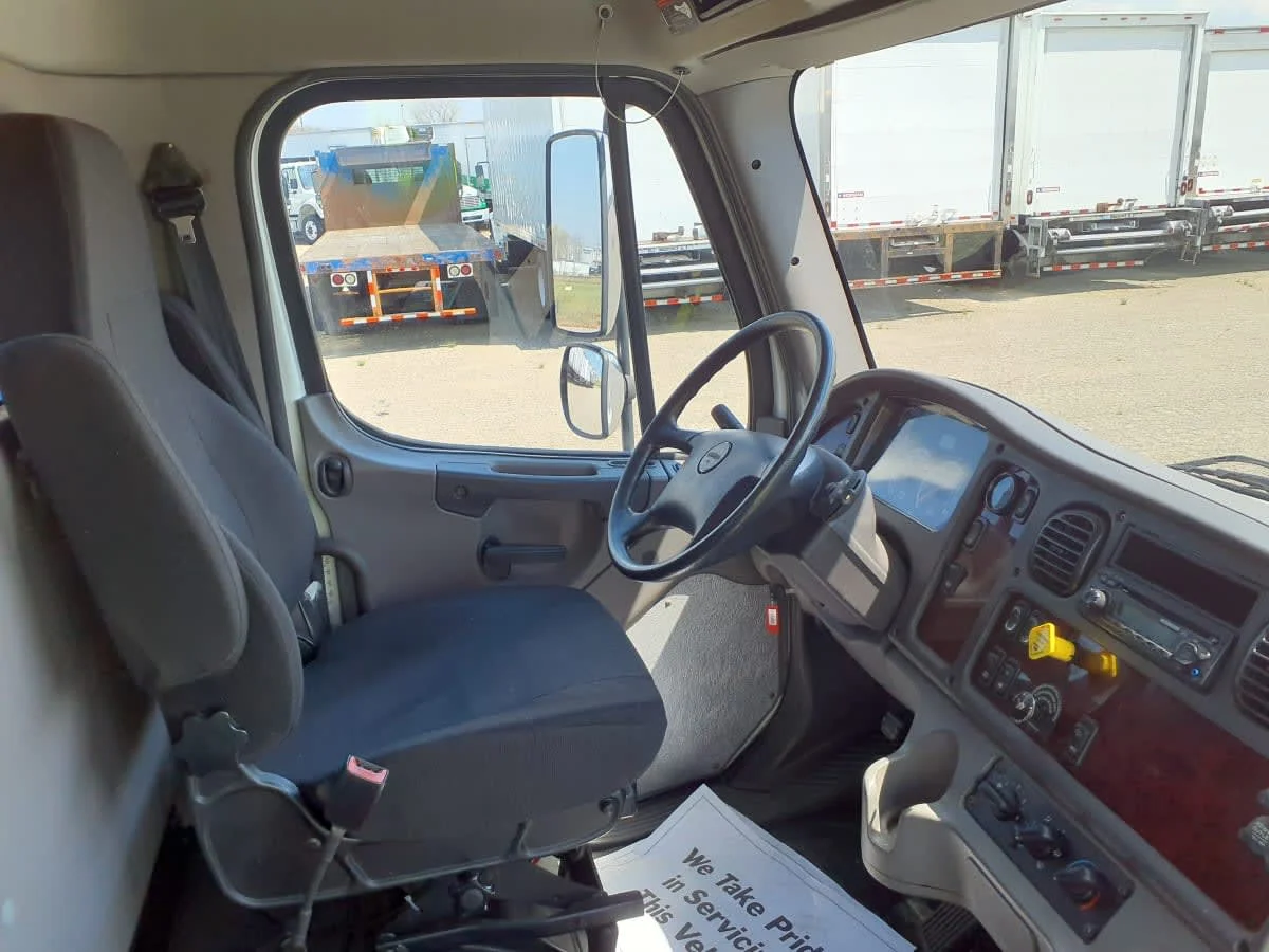 2015 Freightliner M2 106 in Wayland, MI — photo 7