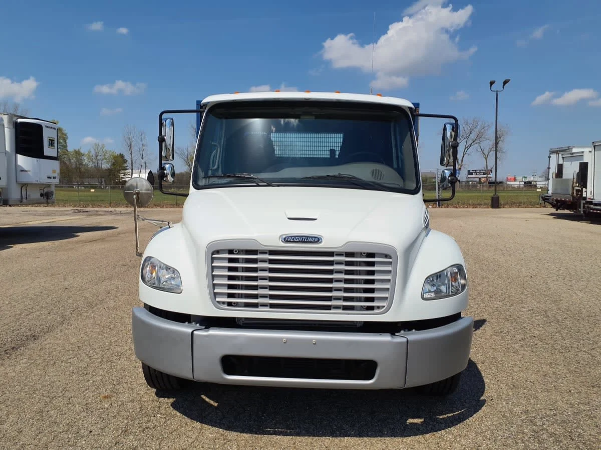 2015 Freightliner M2 106 in Wayland, MI — photo 2