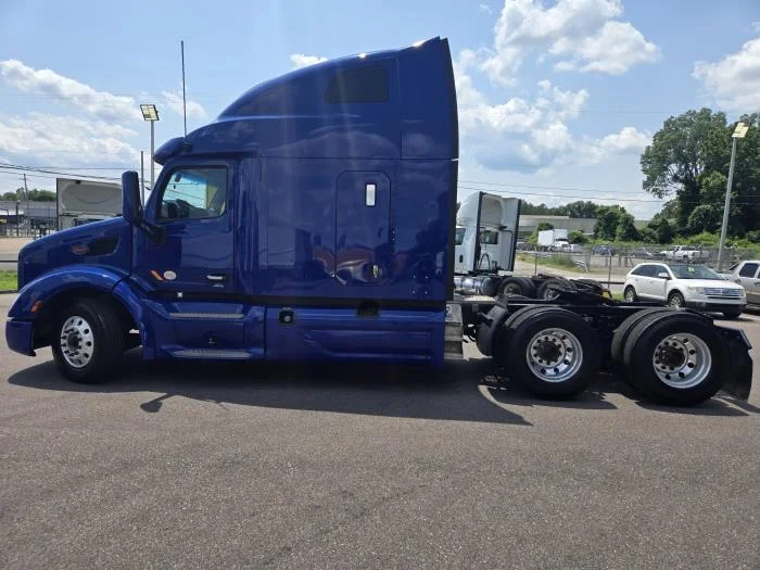 2022 Peterbilt 579 - image 13