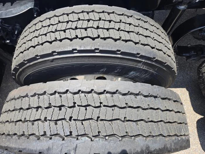 2022 Peterbilt 579 - image 7