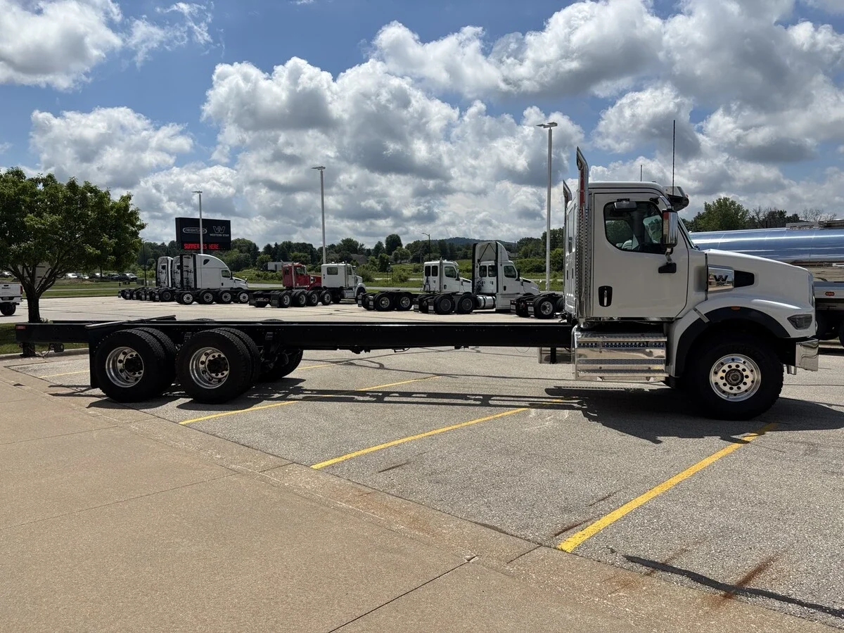 2027 Western Star 49X — photo 4