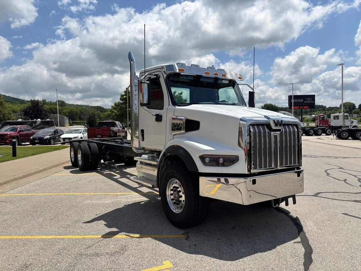 2027 Western Star 49X — photo 3