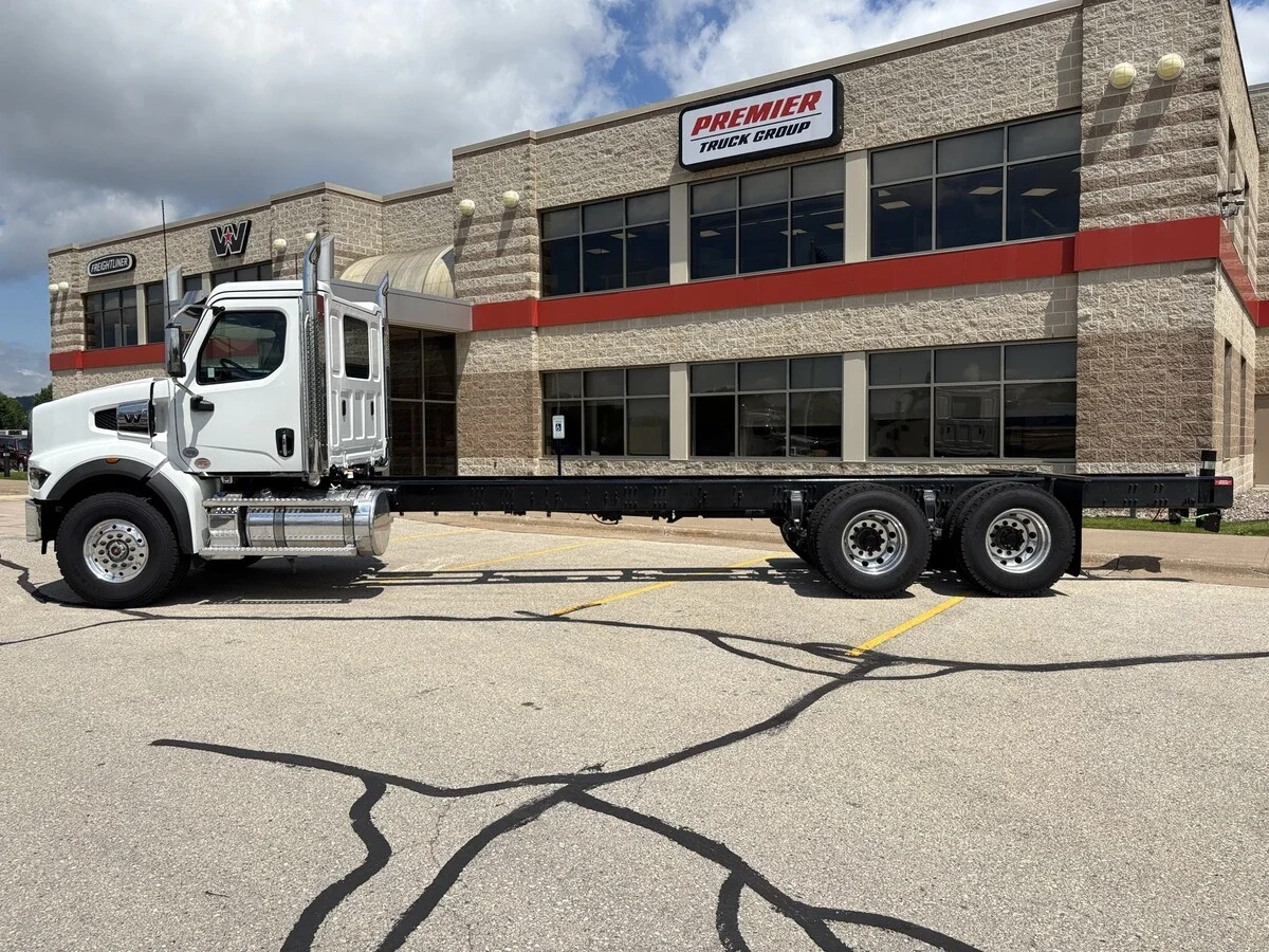 2027 Western Star 49X — photo 8