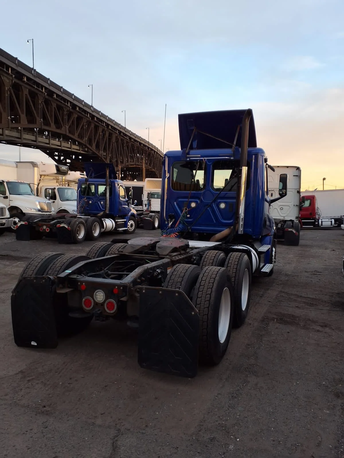 2019 Freightliner Cascadia in Kearny, NJ — photo 4
