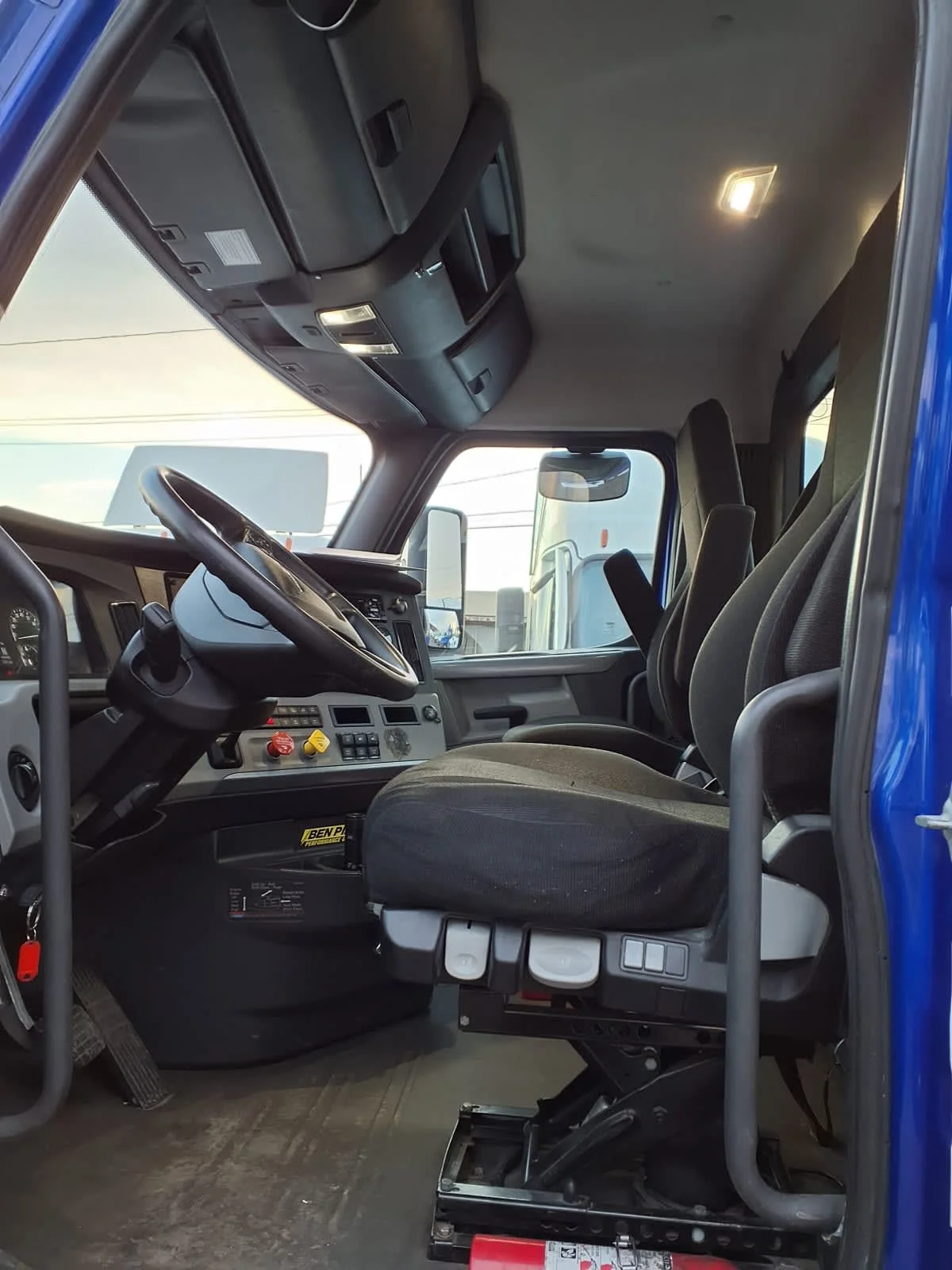 2019 Freightliner Cascadia in Kearny, NJ — photo 7