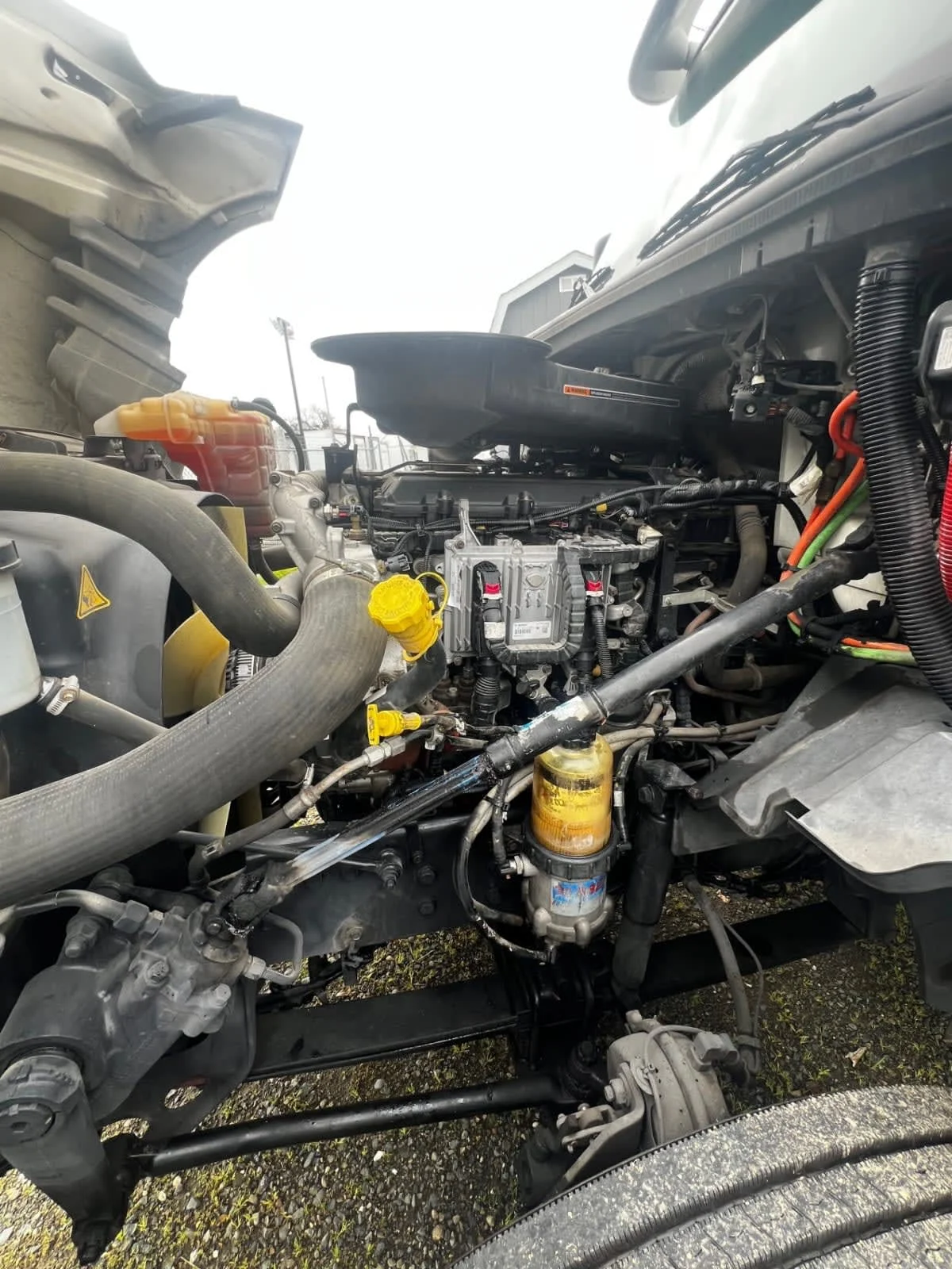 2018 International LT - image 8