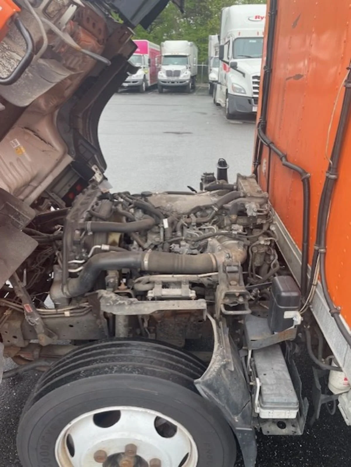 2019 Isuzu NQR in Farmingdale, NY — photo 10