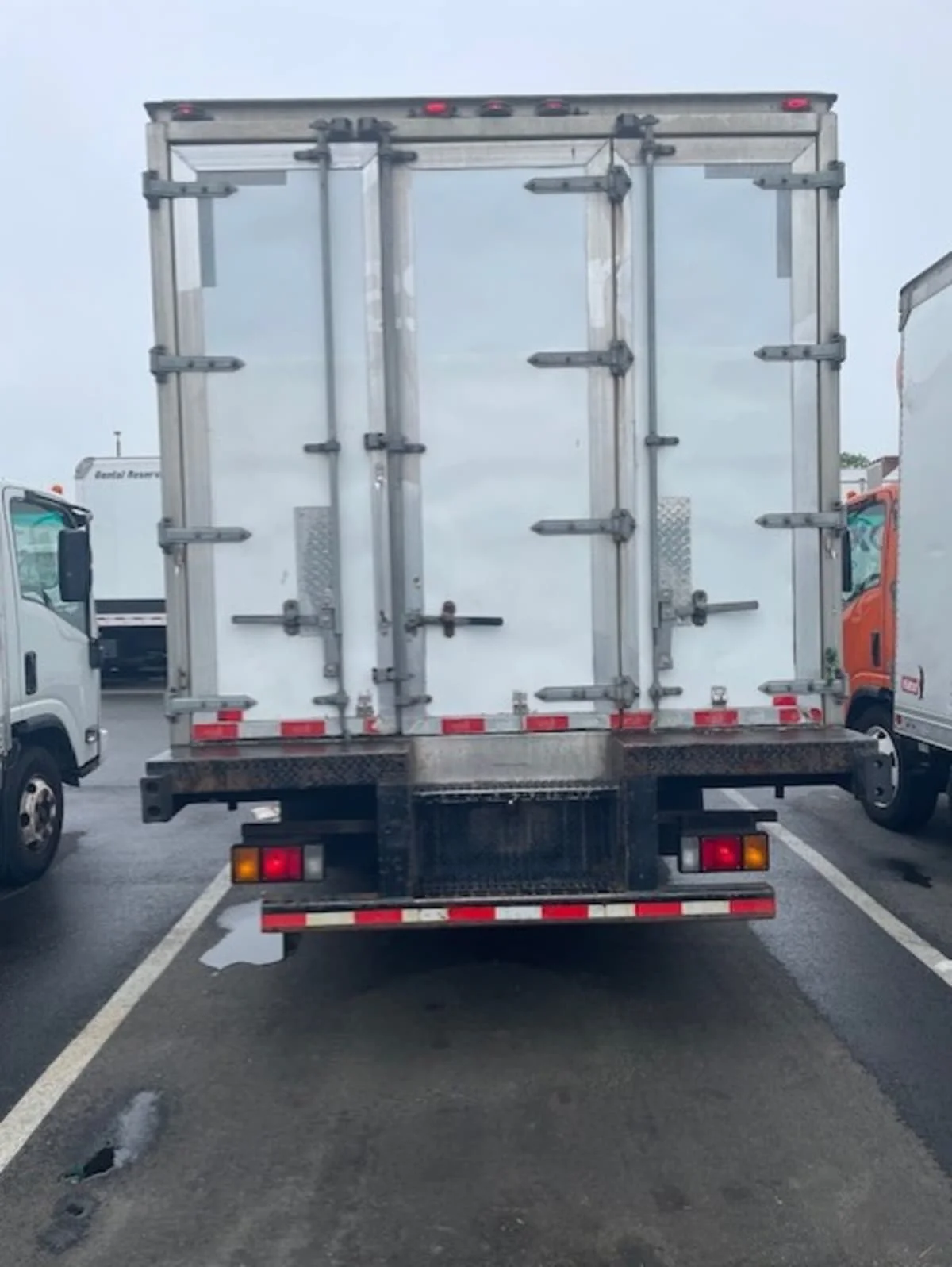 2019 Isuzu NQR in Farmingdale, NY — photo 5