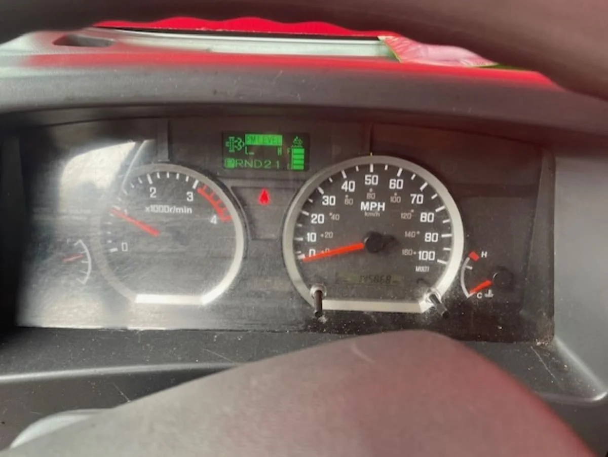 2019 Isuzu NQR in Farmingdale, NY — photo 11