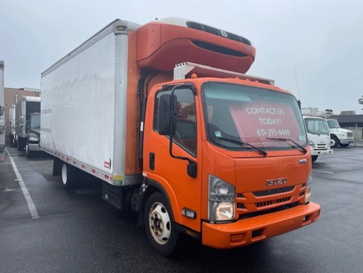 2019 Isuzu NQR in Farmingdale, NY — photo 3