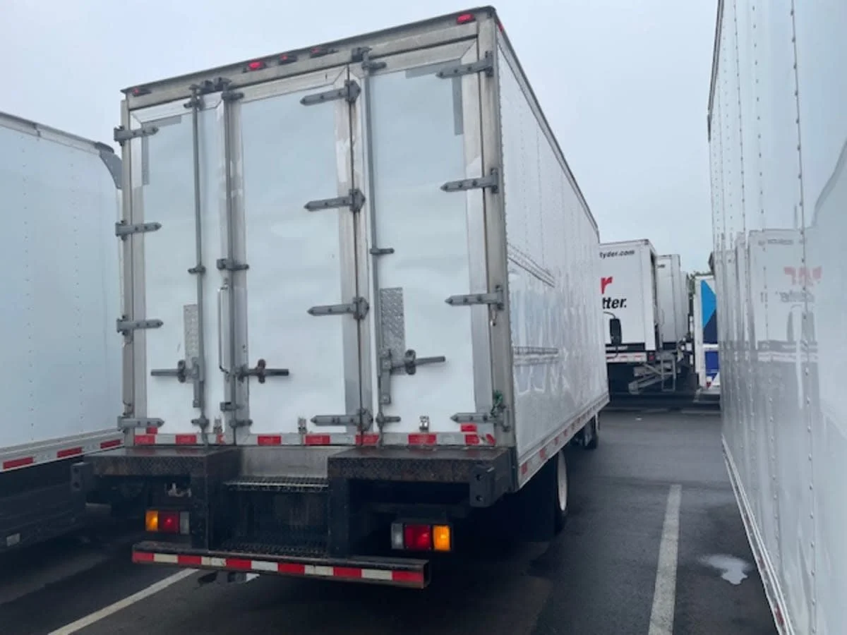 2019 Isuzu NQR in Farmingdale, NY — photo 4