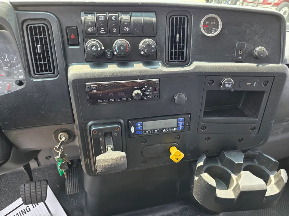 2020 International MV in Bensalem, PA — photo 12