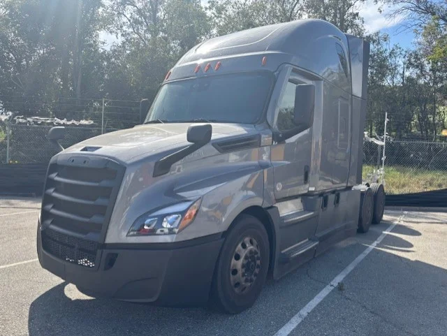 2021 Freightliner Cascadia in San Diego, CA