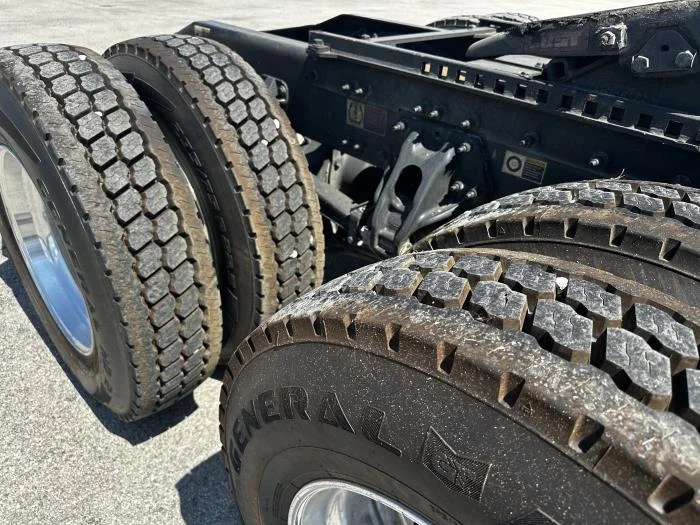 2021 Peterbilt 579 in Austin, TX — photo 12