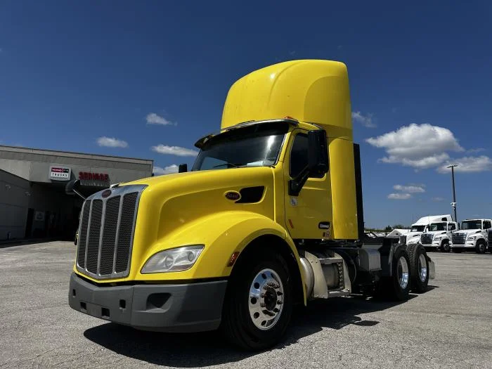 2021 Peterbilt 579 in Austin, TX — photo 3