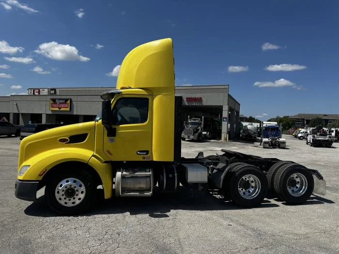 2021 Peterbilt 579 in Austin, TX — photo 6