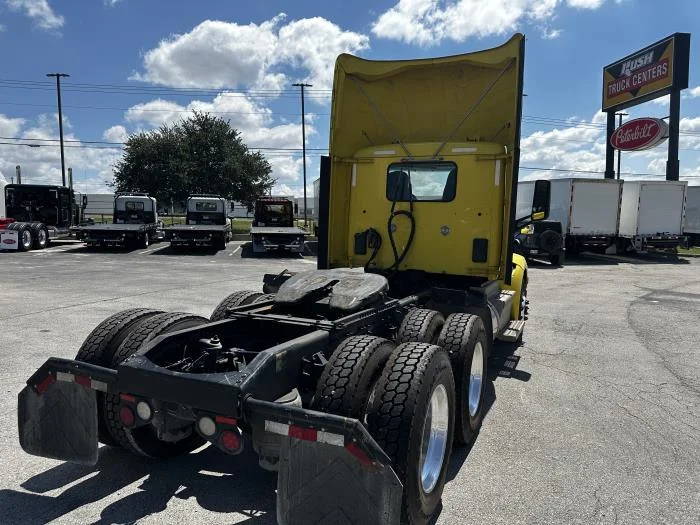 2021 Peterbilt 579 in Austin, TX — photo 7