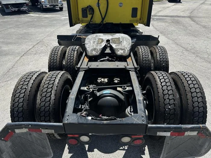 2021 Peterbilt 579 in Austin, TX — photo 8