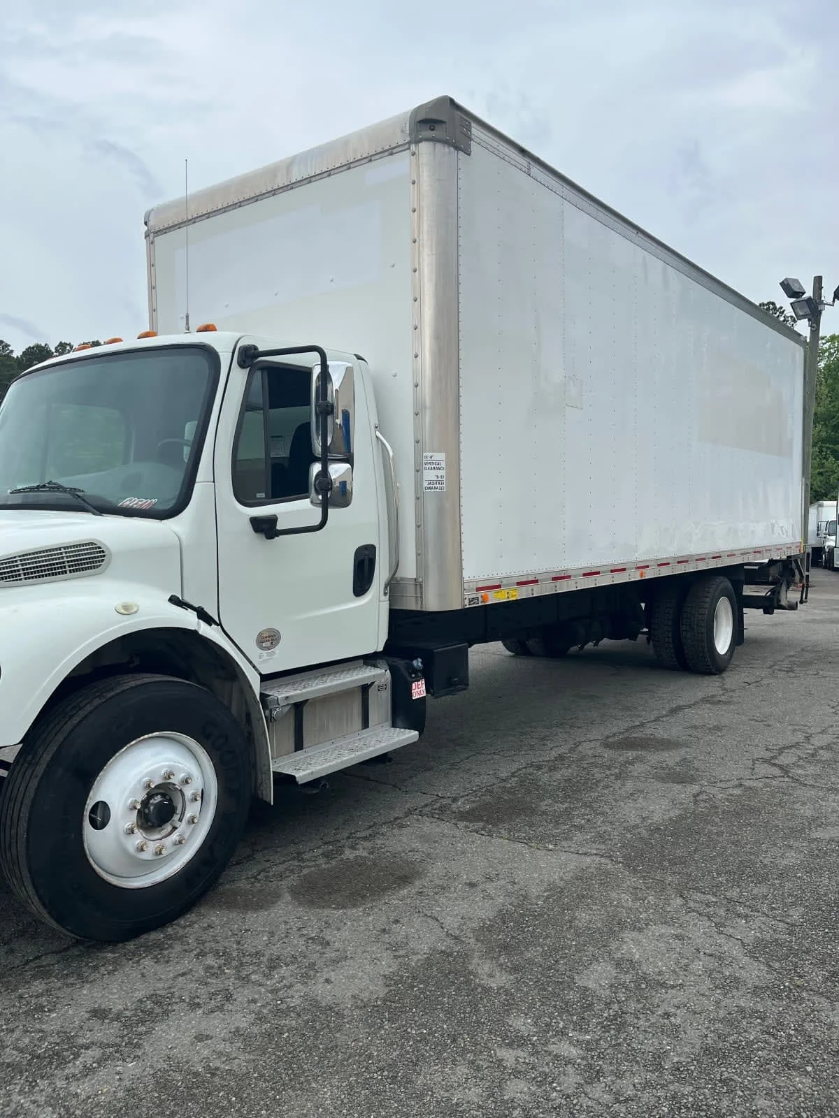 2019 Freightliner M2 106