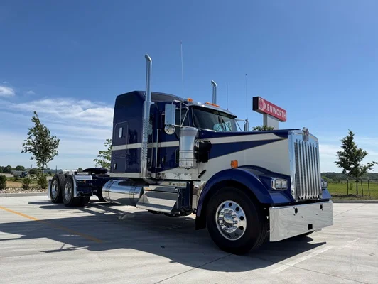 2027 Kenworth W900 in Ankeny, IA