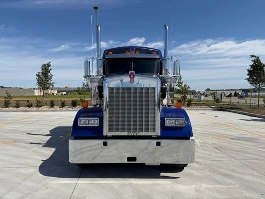 2027 Kenworth W900 in Ankeny, IA — photo 8