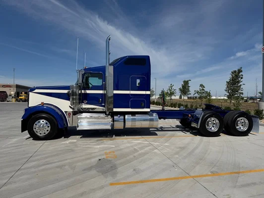 2027 Kenworth W900 in Ankeny, IA — photo 9