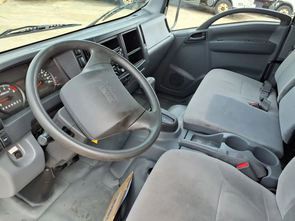 2019 Isuzu NPR - image 7