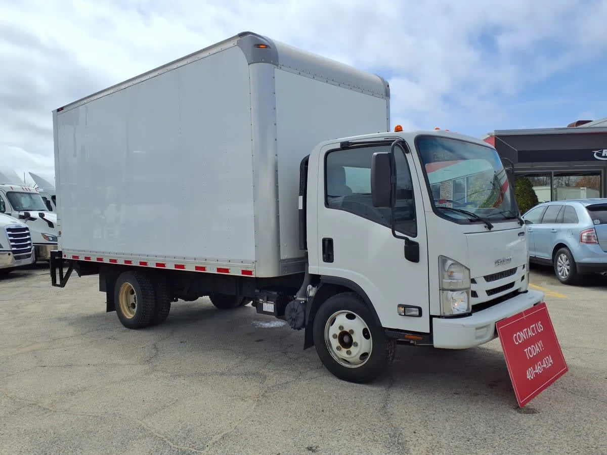 2019 Isuzu NPR - image 3