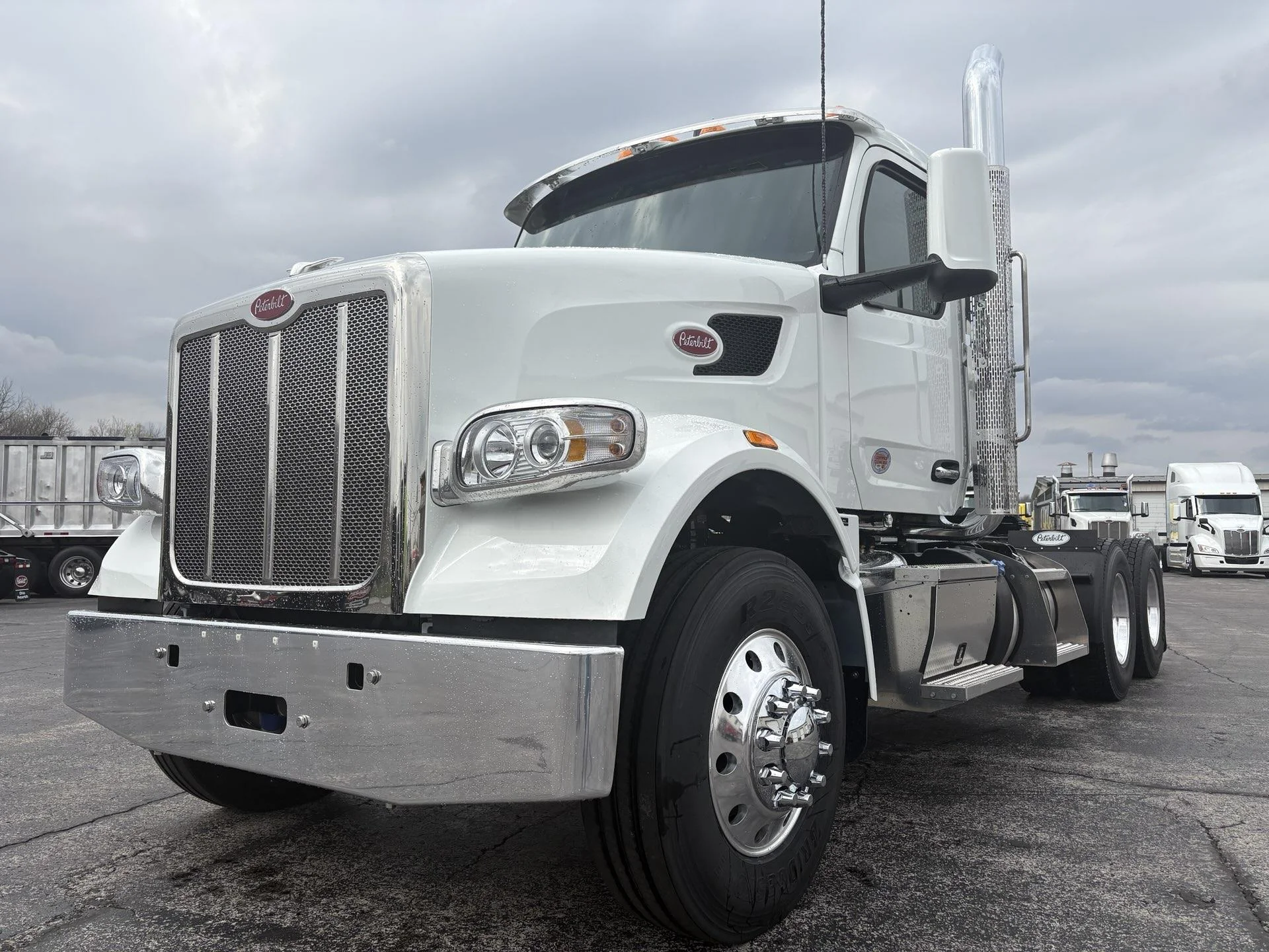 2027 Peterbilt 567 in Findlay, OH — photo 2