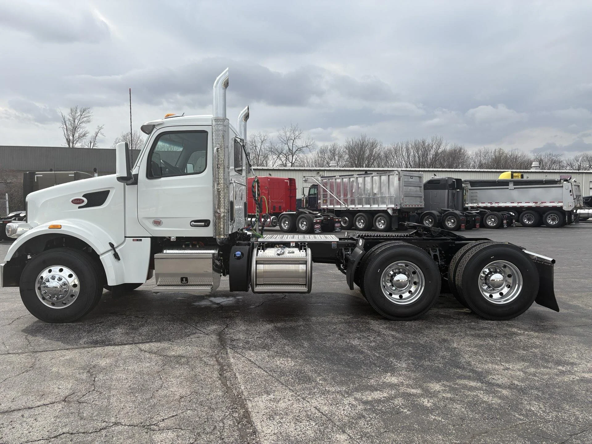 2027 Peterbilt 567 in Findlay, OH — photo 4