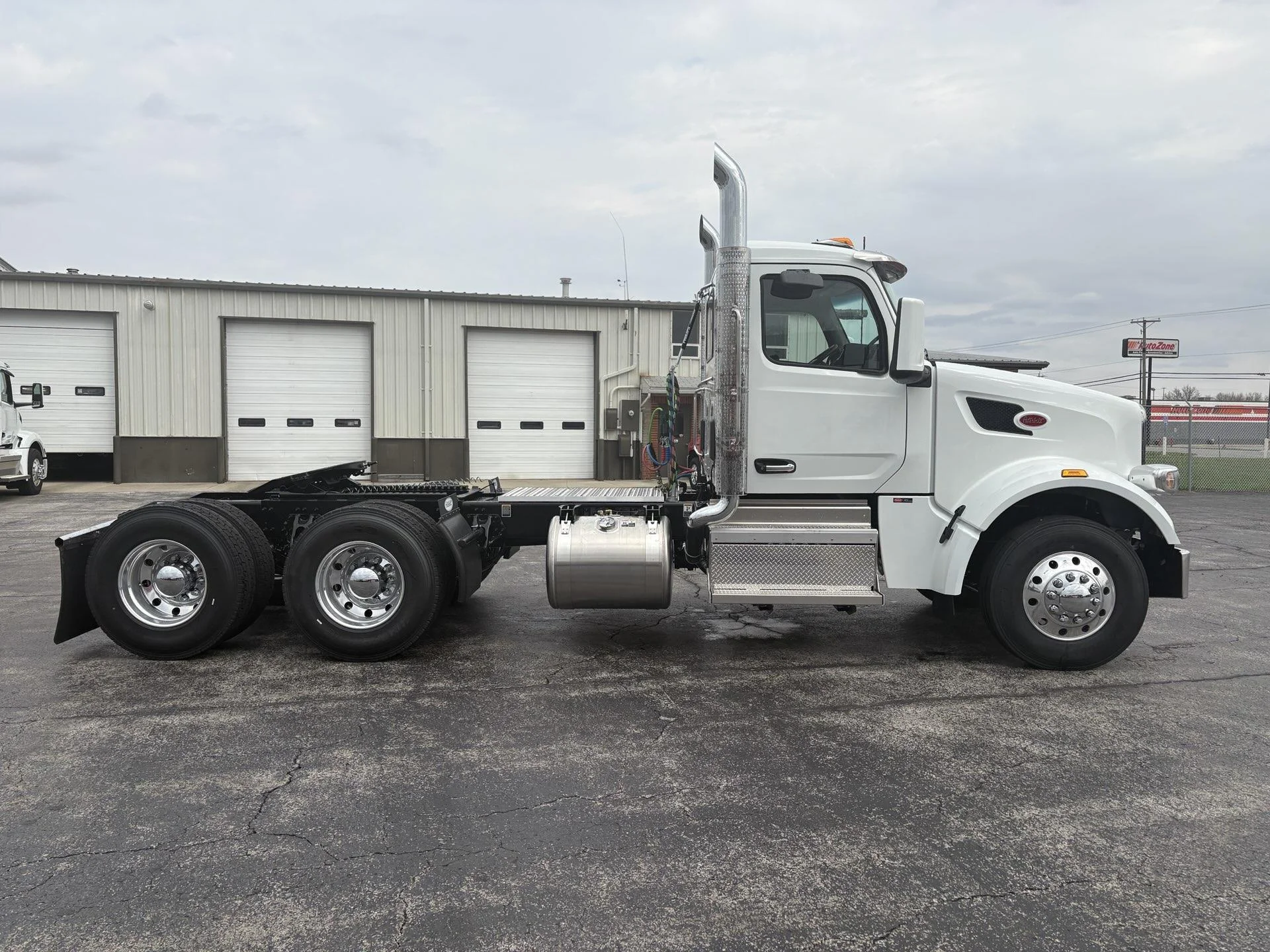 2027 Peterbilt 567 in Findlay, OH — photo 7