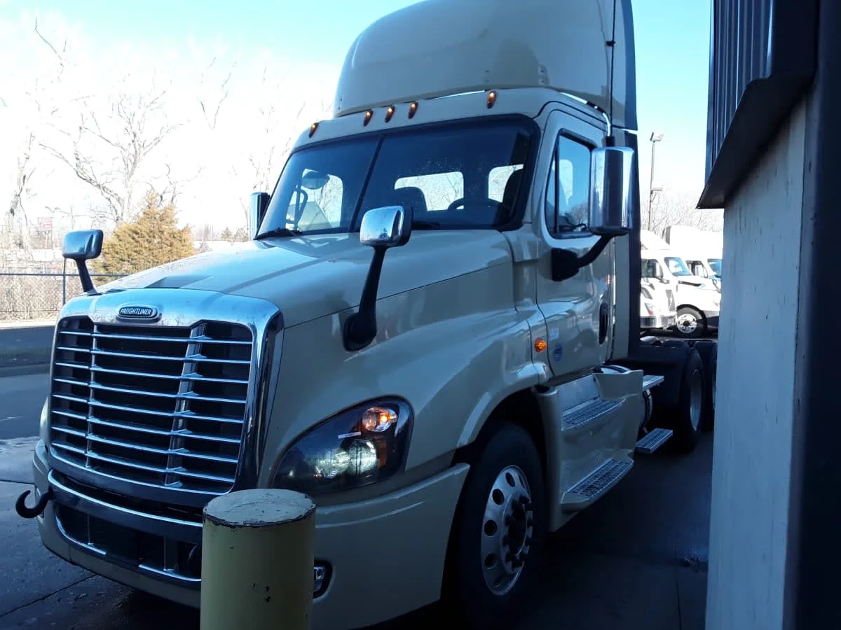 2019 Freightliner Cascadia in Kansas City, MO
