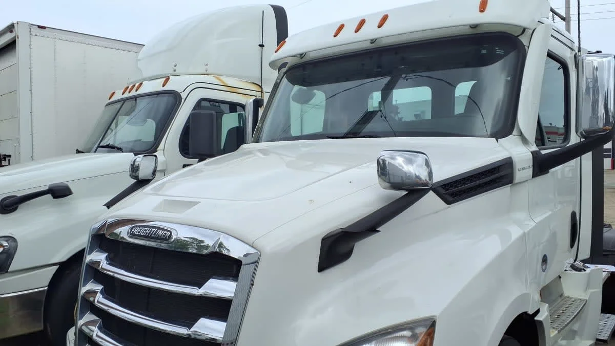 2020 Freightliner Cascadia in Warwick, RI — photo 2