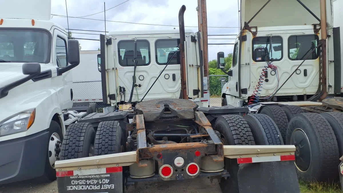 2020 Freightliner Cascadia in Warwick, RI — photo 5