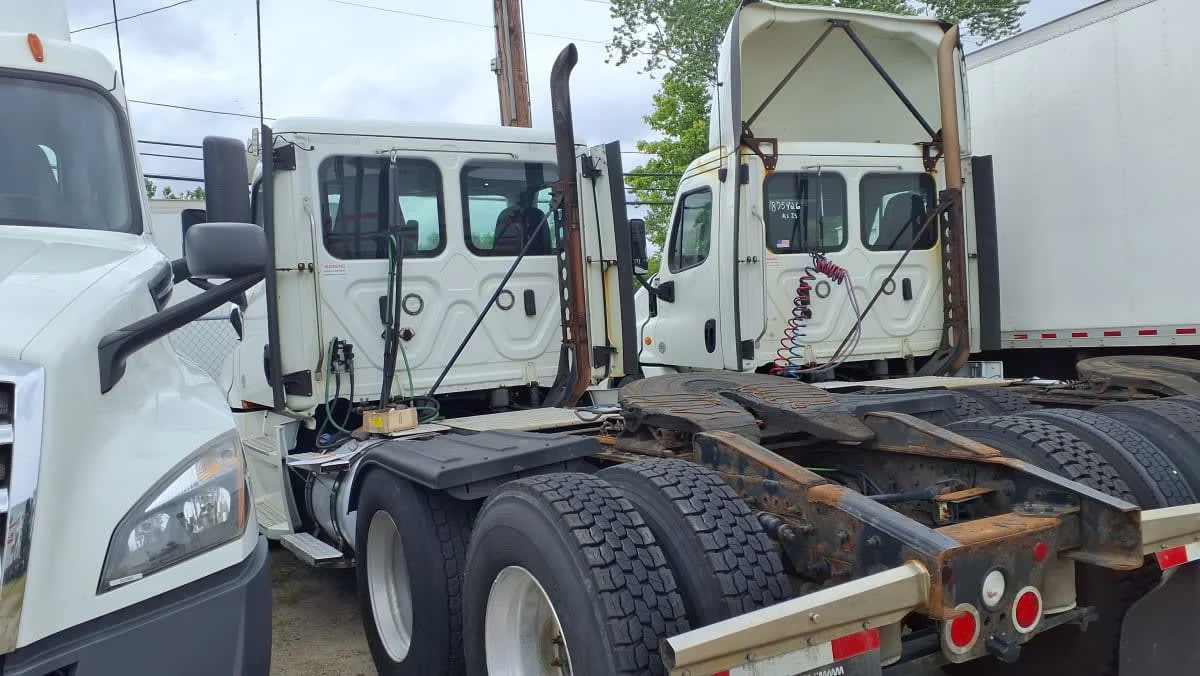 2020 Freightliner Cascadia in Warwick, RI — photo 6