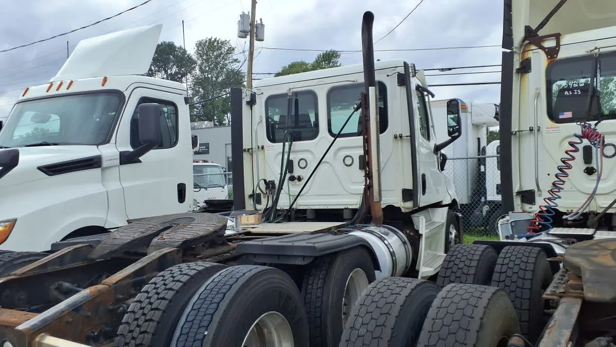 2020 Freightliner Cascadia in Warwick, RI — photo 4