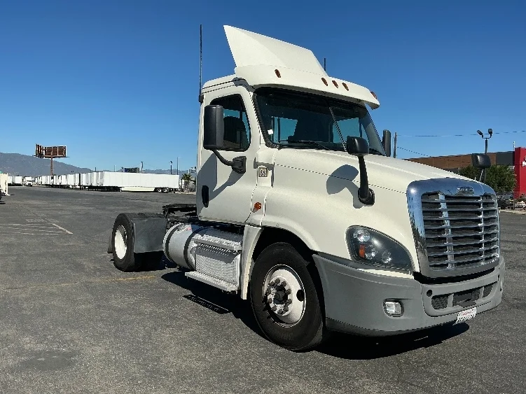 2019 Freightliner Cascadia in Fontana, CA