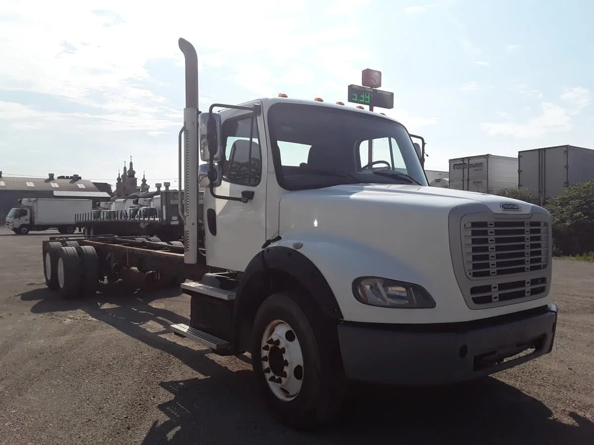 2016 Freightliner M2 112 in Pittsburgh, PA — photo 3