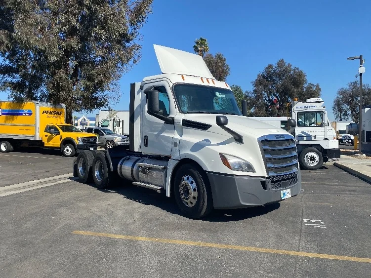 2019 Freightliner Cascadia in Fontana, CA