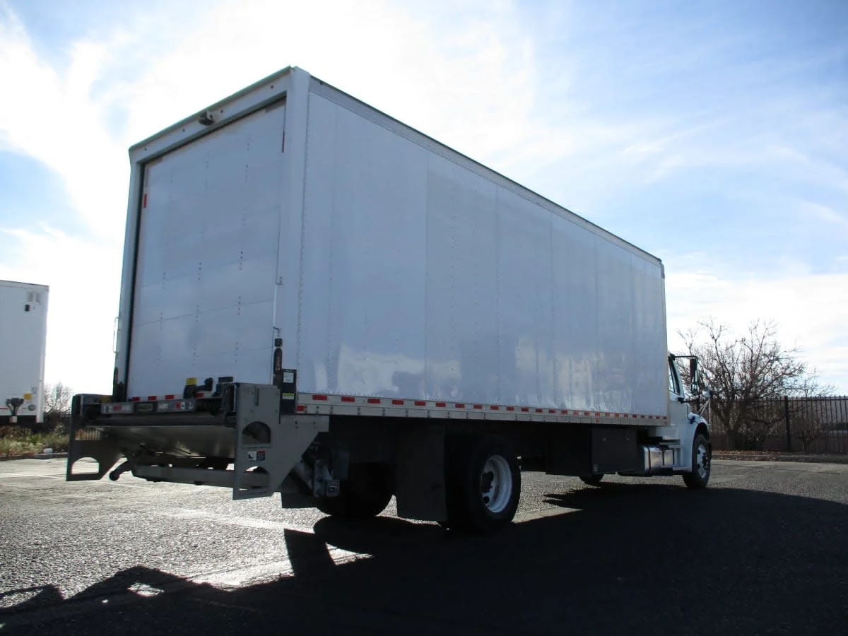 2021 Freightliner M2 106 - image 4