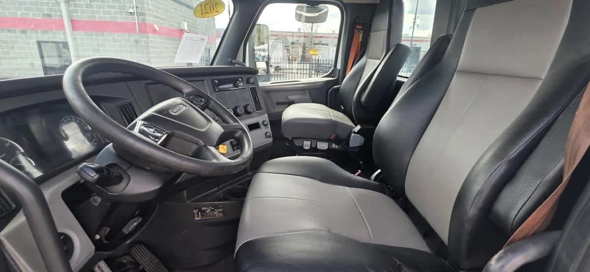 2021 Freightliner Cascadia in Atlanta, GA — photo 7