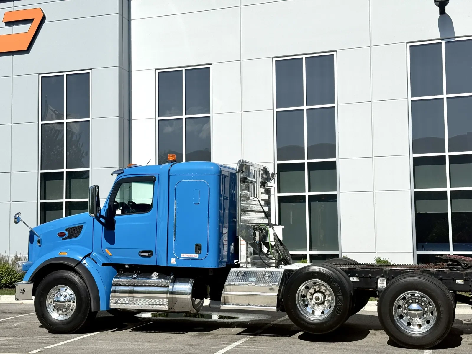2016 Peterbilt 567 in New Lenox, IL — photo 8