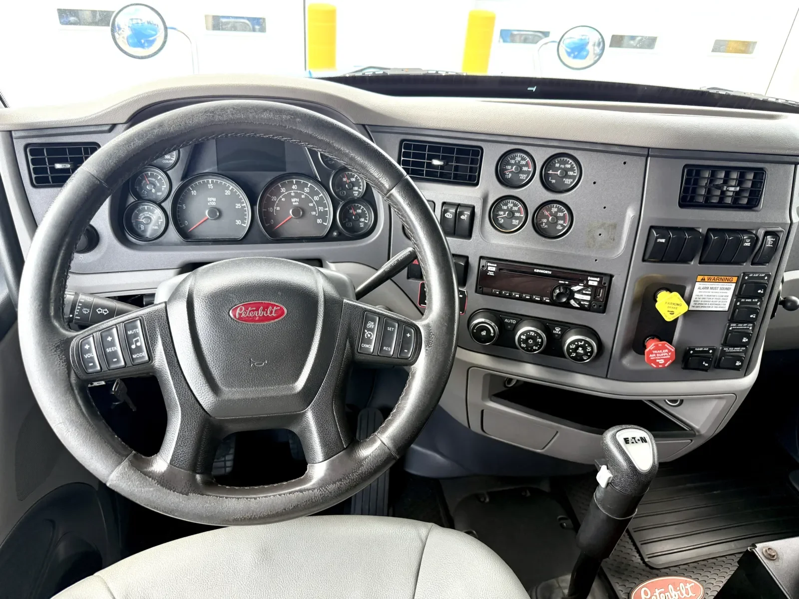 2016 Peterbilt 567 in New Lenox, IL — photo 16